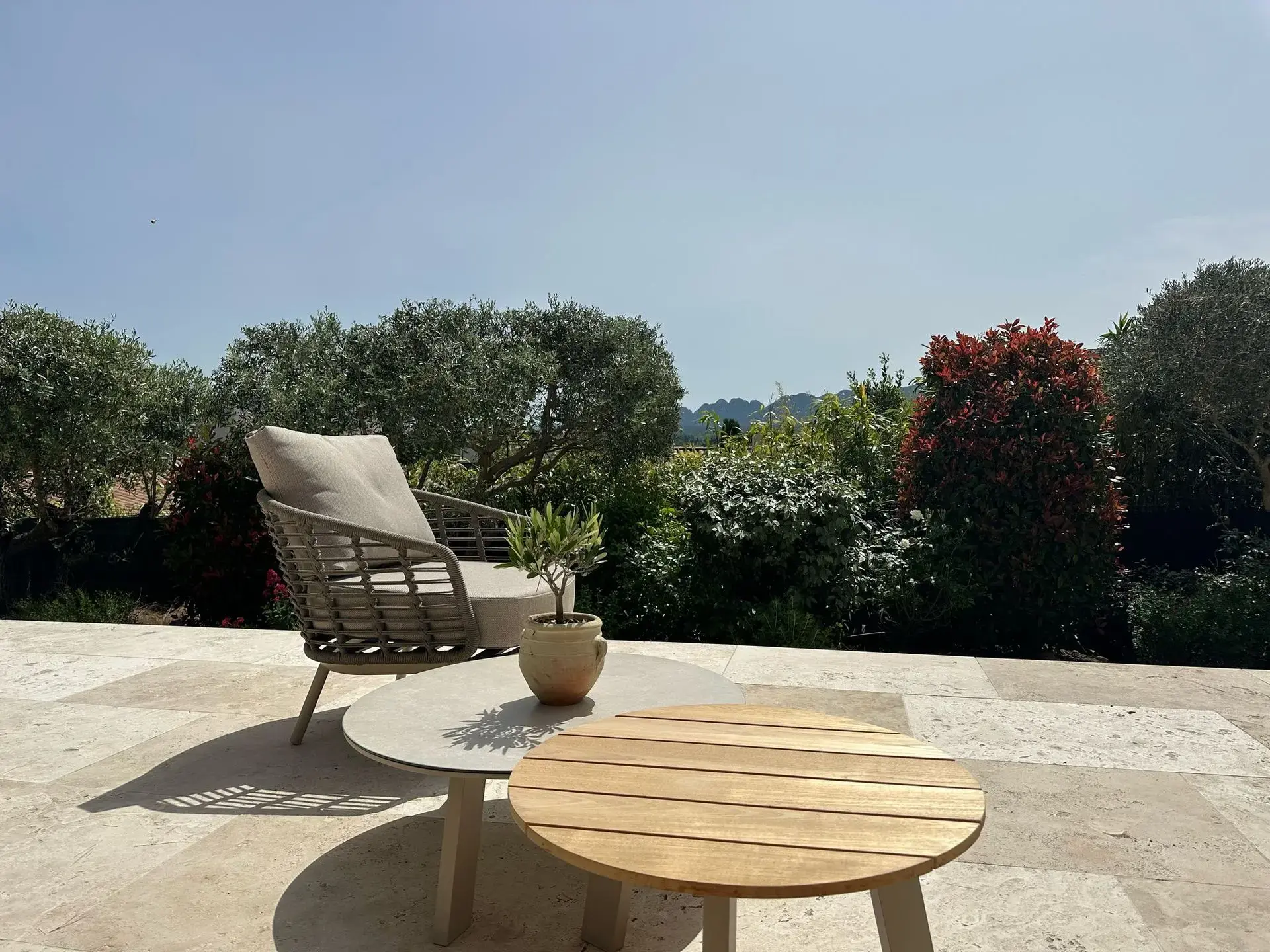 Mobilier de terrasse à Saint-Rémy-de-Provence