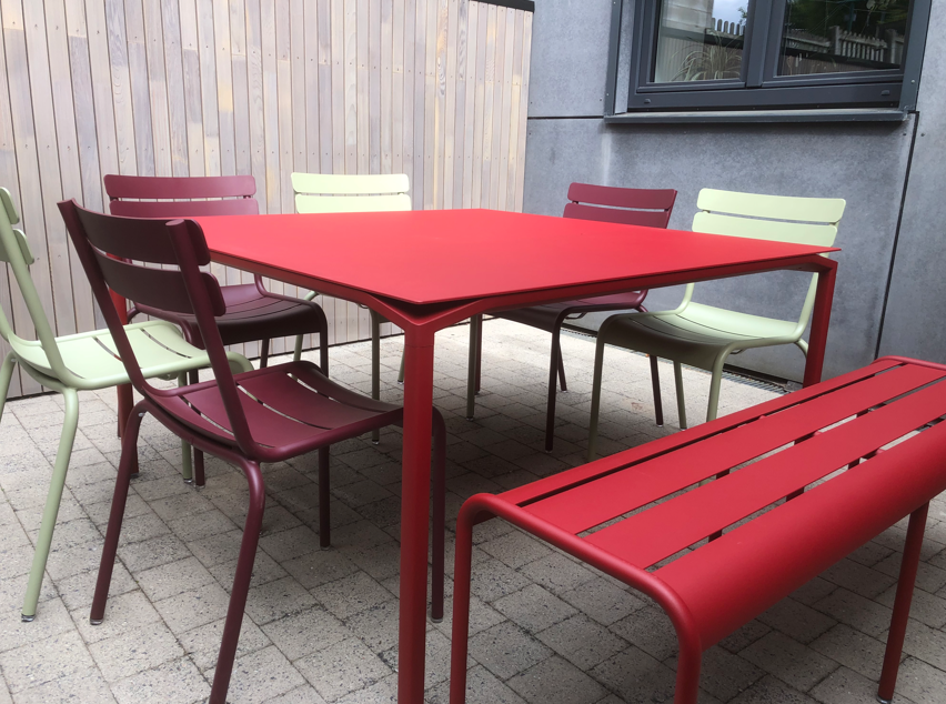 Table Calvi et assises Luxembourg de Fermob – vue 2