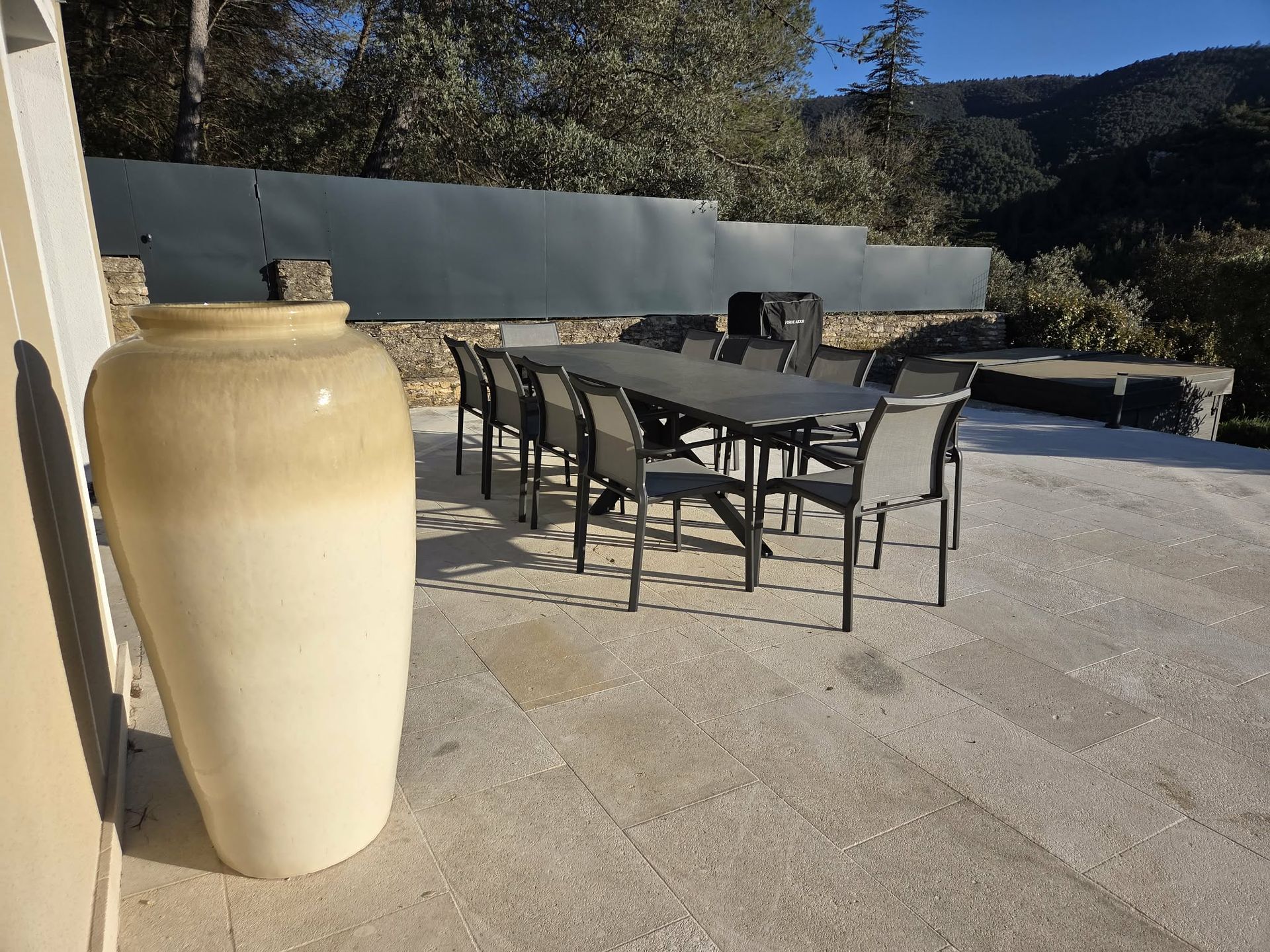 Mobilier de jardin livré en France – vue 3
